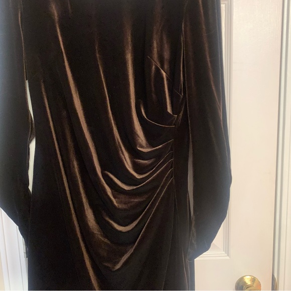 Size 16 Vince Camuto velvet long sleeve Ruched crewneck brown midi dress - Picture 3 of 9